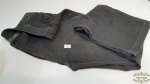 Calça Masculina   Jeans preta Marca Osklen. tamanho 42/32.. Composiçao 98% algodao e 2% elastano