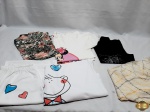 Lote de Roupas Femininas. Composto por 3 blusas, 1 pijama, etc. Peças em ótimo estado de conservação. Tam: M.