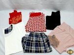 Lote de Roupas Femininas. Composto por 3 blusas, 1 pijama e 1 calça. Peças em ótimo estado de conservação. Tam: M.