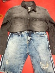 Lote de roupas infantis. Sendo 1 bermuda jeans Palomono tamanho 8 e 1 blusão C&A 6 anos