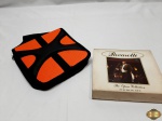 Lote composto de case para cds e box com 3 cds de opera Pavarotti.