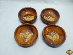 4 bowls para consume em cerâmica vitrificada. Medindo 16,5cm de diâmetro x 6,5cm de altura.