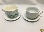 Lote de 2 canecas para consume em porcelana. Medindo a maior 12cm de diâmetro x 9cm de altura.