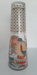 Moringa para água com copo, decorada com desenhos de design anos 60.