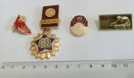 4 Pins comemorativos de 50, 60, 70 anos do Outubro Vermelho na União Soviética e 100 anos de Lênin - URSS - usados, muito bem conservados