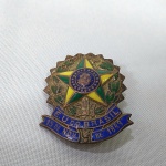 Antigo EMBLEMA do BRASIL (Estados Unidos do Brasil). A Constituição que passou a vigorar em 1967, durante o regime militar sob o comando do general Arthur da Costa e Silva, abandonou o antigo nome que datava da proclamação da República. Há 50 anos, o Brasil deixava de usar o nome oficial `República dos Estados Unidos do Brasil`, que perdurava oficialmente desde 1891, época da primeira Constituição republicana do país.