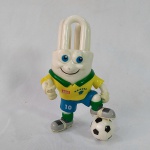 Boneco promocional da Avant Iluminação com tema de futebol. Fabricado em borracha mede 12cm de altura