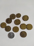 20. (12) moedas de 50 centavos de Cruzeiro: Getúlio Vargas e Eugênio Gaspar Dutra, 1944, 1945, 1946, 1947, 1948, 1950, 1951, 1953, 1954, 1955; 1956 (bronze-alumínio Armas da República); 1957 (alumínio - Armas da República) ... R$30