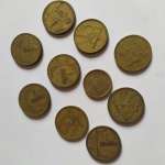 22. (10) Moedas de 1 Cruzeiro: 1943, 1944, 1945, 1946, 1947, 1949, 1951, 1953, 1955 (Mapa do Brasil) e 1956 (Armas da República)