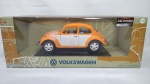 Volkswagen Fusca 1967 - Carrinho miniatura diecast na escala 1/18 fabricado pela Greenlight. Caixa e base originais. O branco da pintura é craquelado.