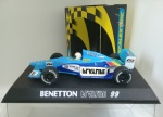 Scalextric Benetton Renault 1999 C2187 -  miniatura de coleção íntegra na embalagem – caixa de papelão com sinais.