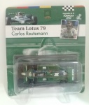 Team Lotus 79 – Carlos Reutmann – 1979 – escala 1:43 – item de coleção na cartela fechada – miniatura íntegra – cartela com sinais. 