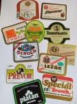 26. (20) Rótulos de Cerveja diferentes da extinta Tchecoslováquia, que foi desmembrada em República Tcheca - reconhecida por sua produção de cerveja - e Eslováquia. 