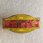 Antigo PIN em metal estampado da CMTC (Antiga Companhia Municipal de Transportes Coletivos). Mede  aproximadamente 3,1 cm de comprimento