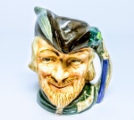 ROYAL DOULTON - Raro mug de coleção em porcelana representando '' Robin Hood '' , marca da preciosa manufatura Royal Doulton sobre a base , Inglaterra 1959 . perfeito estado de conservação , mede 10 cm de altura x 9,0 cm de comprimento .