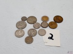 Lote composto de 12 moedas diversas para colecionador.