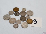 Lote composto de 14 moedas diversas para colecionador.
