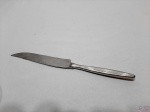 Facão de servir em aço inox 18/10 Meridional, modelo riscado. Medindo 29,5cm de comprimento.