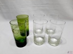 Lote de 6 copos longos em vidro, modelos variados. Medindo o verde 14cm de altura.