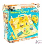 COLECIONISMO VINTAGE - FISHER PRICE PLAY FAMILY NURSERY SCHOOL Brinquedo americano FISHER PRICE TOYS, EAST AURORA, N. Y. 14052, primeira edição, 1968/1977. CAIXA ORIGINAL. Falta pia.