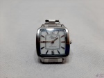 Relógio de pulso feminino da condor. Visor medindo 3cm x 2,5cm. Pulseira em aço, funcionando perfeitamente.