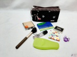 Lote diverso, composto de necessaire, pincel, pente, etc.