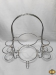 Organizador de louça em metal cromado. Medindo 47,5cm de altura.