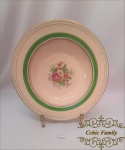 Prato decorativo em Porcelana Inglesa com Bordas Decoradas friso verde. Medida 22,5 cm(prato fundo), Nao acompanha  o suporte