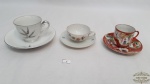 3 Xícaras de Café  sendo 1 Casca de Ovo Oriental e 2 Porcelana . Medidas: xicara maior 5 cm de altura , xicara menor 3 cm de altura.