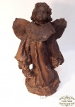 Escultura  representando  Anjo barroco em terracota , Apresenta algumas perdas. Medida 16 cm de altura, 13 cm de diametro de base