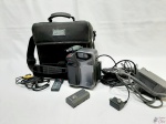 Câmera da Sony handycam SC5, no estojo com acessórios. Necessita de revisão.