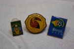 (COLECIONADOR) 3 Botons Esporte Sendo 2 Do Brasil E 1 Da Costa Rica