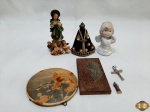 Lote diverso com itens sacros. Medindo a Nossa Senhora da Conceição 10cm de altura.