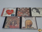 Lote de 5 cds originais diversos, composto de Pink Floyd, Vivaldi, etc.