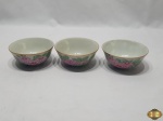 Lote de 3 cumbucas bowl em porcelana floral pintada à mão. Medindo 11cm de diâmetro x 5cm de altura.