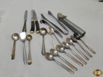 Lote de diversos talheres, composto de colheres de sorvete, concha de sorvete, pinça, etc.