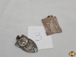 Lote de 2 medalhas de esporte em prata de lei. Pesando ambas 20 gramas.