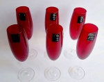 Espetacular jogo de 6 (seis) elegantes taças para vinho em cristal BOHEMIA feitas na Czech Republic. Medida 22 cm de altura e capacidade de 450ml. Peças sem uso e na caixa original.