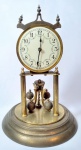 HENRY COEEHLER - Antigo e raro relógio de mesa alemão, dito 400 dias, com caixa em metal dourado em mostrador magnificamente esmaltado.. Med 30x20 cm. Obs: No estado.
