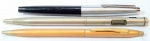 COLECIONISMO - Lote constando 3 elegantes e antigas canetas de coleção, sendo 1 tinteiro JOHANN FABER (66) e 2 esferográficas, uma delas com relógio digital. Obs: Relógio não testado. Possivelmente bateria.
