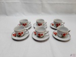 Jogo de 6 xícaras de café em porcelana floral com friso ouro.