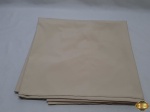 Corte de tecido na cor bege, medindo 300cm x 160cm.