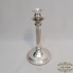 Castiçal solitario em prata 90 St James . Medida 22 cm de altura x 5 cm