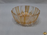 Travessa redonda funda, bowl em cristal double moldado. Medindo 18,5cm de diâmetro x 7cm de altura. Peças com marcas de uso.