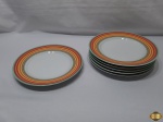 Jogo de 6 pratos de rasos em porcelana Vista Alegre, modelo Riscado Laranja. Medindo 26,5cm de diâmetro.