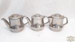 Baixela  3 Peças Inox Composto Bule Café, Bule Chá e Leiteira. Medidas: Bule Café- 12 altura x 10 diametro, Bule Chá- 11,5 altura x 11 diametro e Leiteira- 12 altura x 10 diametro.