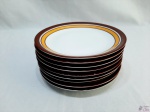 Jogo de 9 pratos de bolo em porcelana Renner Medeillon friso marrom. Medindo 17,5cm de diâmetro.