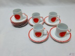 Jogo de 5 xícaras e 9 pires de café em porcelana Renner Medaillon.