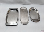 Lote de 3 bandejas em aço inox. Medindo a maior 36,5cm de comprimento.