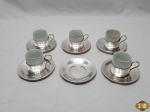 Jogo de 5 xícaras de café em porcelana com suporte e pires em prata 90.